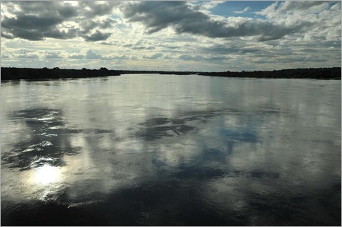 11a. Flooded Zambezi near Namibian border, 200km from Vic Falls